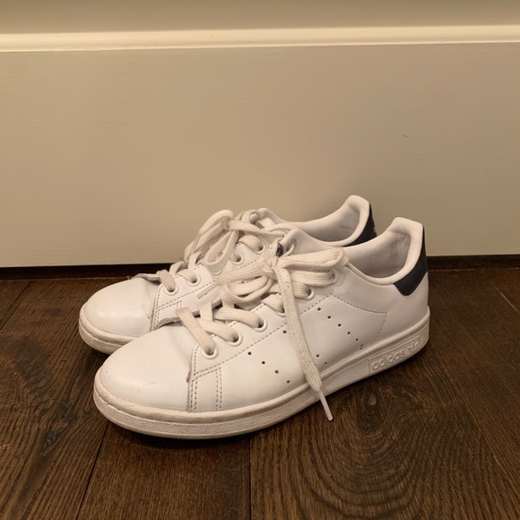 Adidas Stan Smiths - Picture 1 of 8